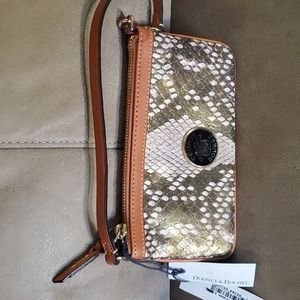 Dooney & Bourke clutch